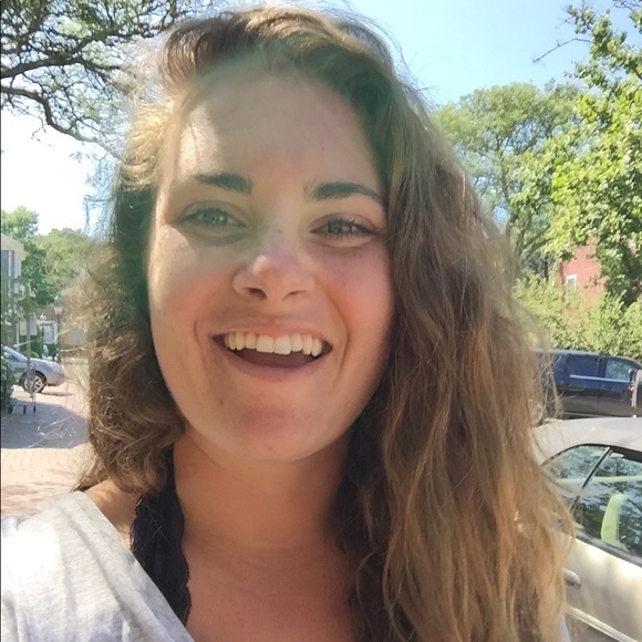 Meet your Posher, Sarah - Picture 3 of 5